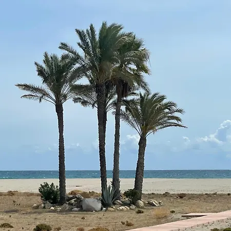 La Casita Verde- Cerca De La Playa Y Con Piscina Abierta Todo El Ano Apartamento *