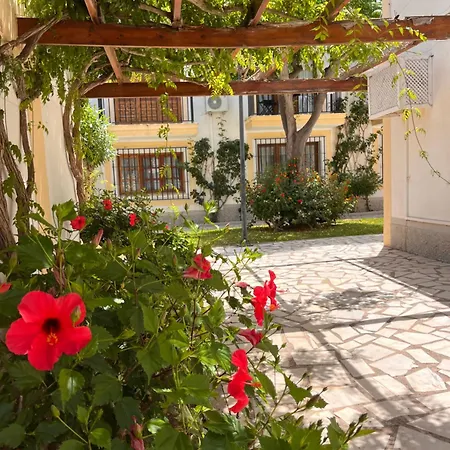 La Casita Verde- Cerca De La Playa Y Con Piscina Abierta Todo El Ano *
