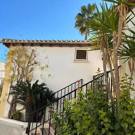 Apartamento La Casita Verde- Cerca De La Playa Y Con Piscina Abierta Todo El Ano